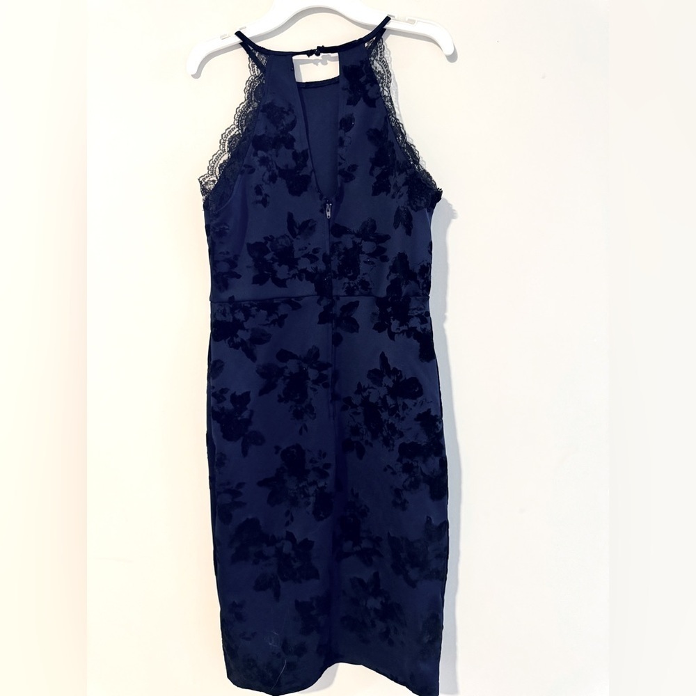 Windsor dark navy blue velvet floral dress, size medium - Picture 3 of 7